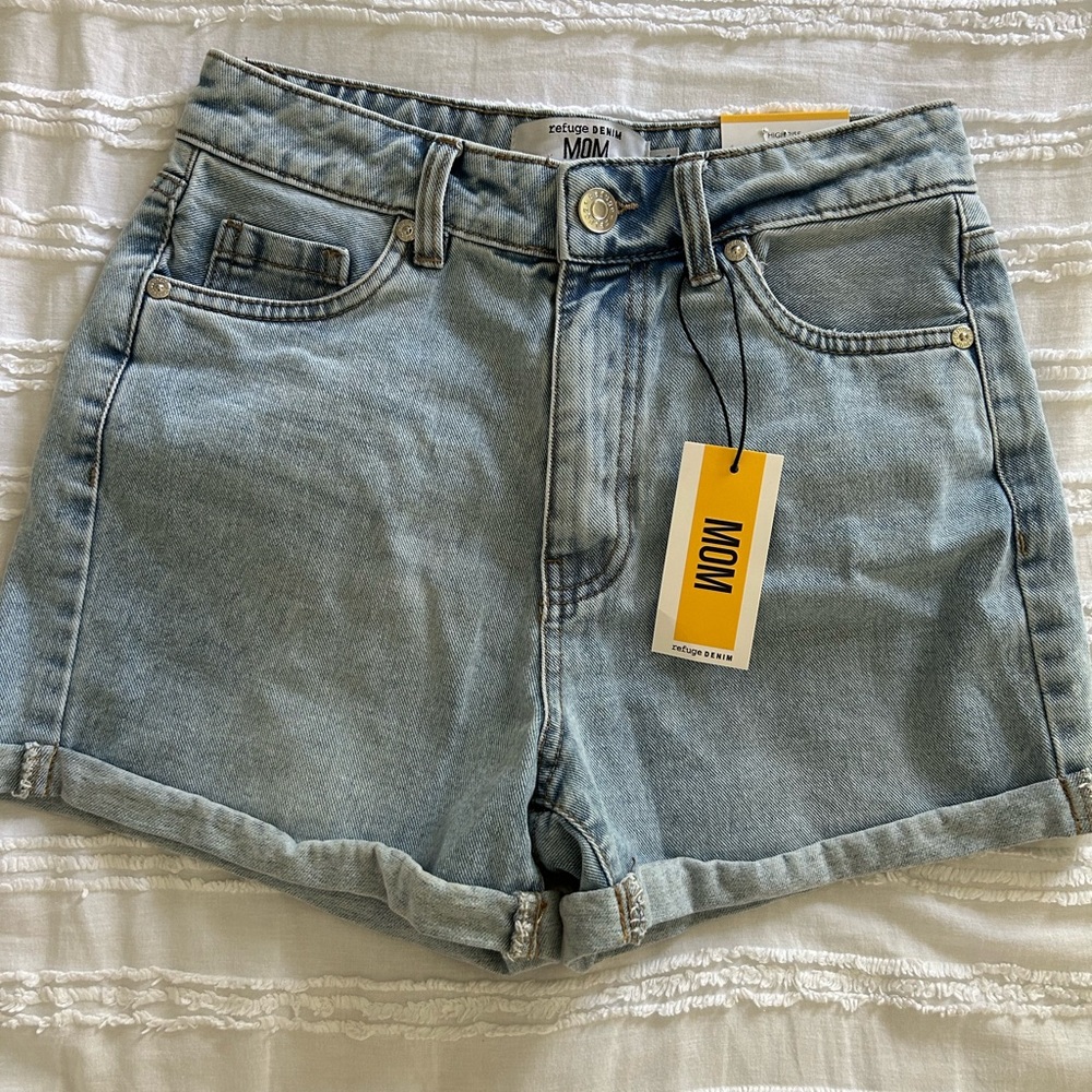 ✨BRAND NEW✨ Refuge Denim High Rise Mom Shorts // Size 1